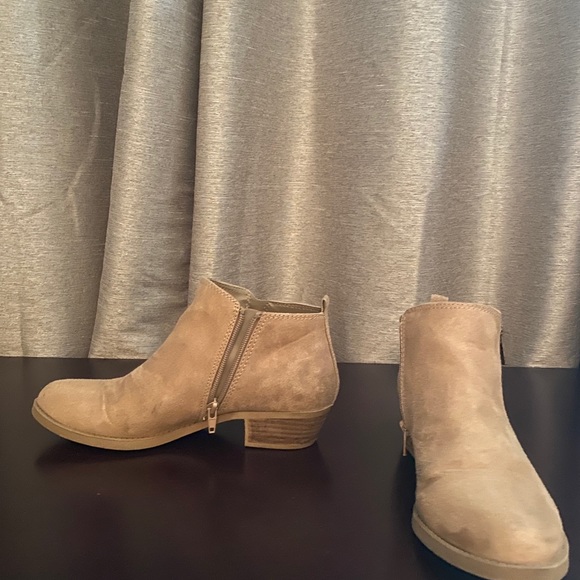 Carlos by Carlos Santana tan Ankle Boots- 9 - Picture 5 of 8